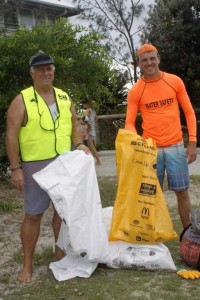 Ron Organ and Anton Klekar from the Surf Club helped lifesavers and members clear up the beach
