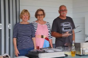 You’ll find a feed on December 8 at the fair, thanks to volunteers like Peggy Phelan, Lynda and David Shaw